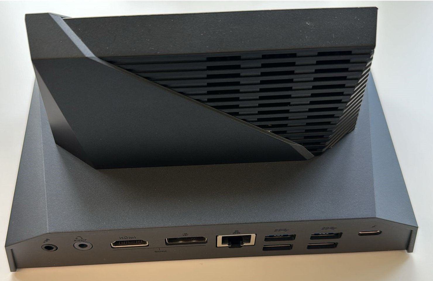 Asus Docking station: ASUS ROG PHONE Mobile Desktop Dock (ZS660KLD) – Usato da Zürich venduto da psale 1