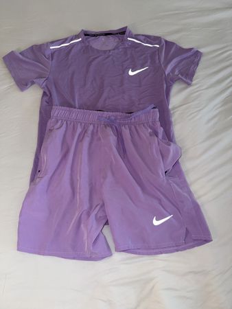 Nike Running T-Shirt und Shorts Herren Grösse M