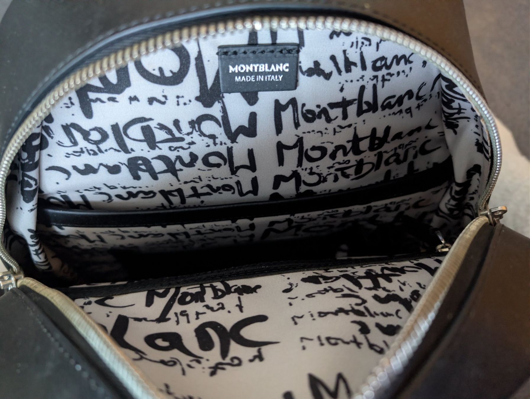 Montblanc Zaini: Montblanc Rucksack sartorial calligraphy – Nuovo (secondo la descrizione) da Zug venduto da Nick.Egeter 2