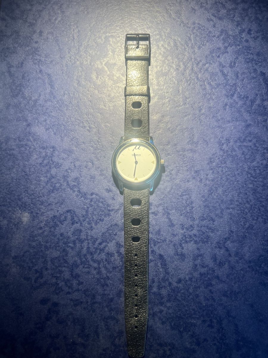 Olympus Orologi: Eine Olympus Uhr – Nuovo (secondo la descrizione) da Laufen venduto da groove60 3