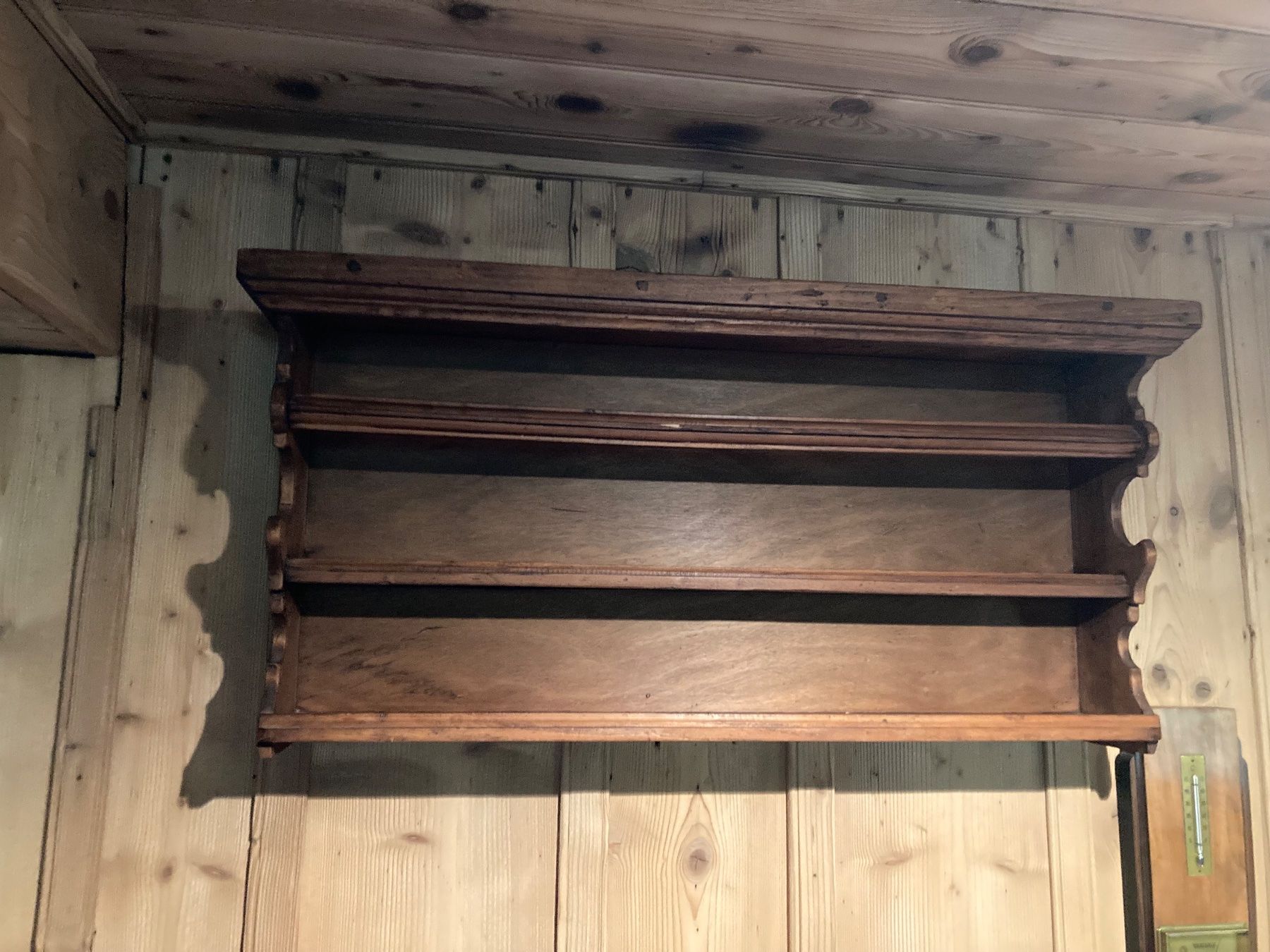 Regale: ANTIK Barocker Tellerboard – Gebraucht aus Uster von bocon01