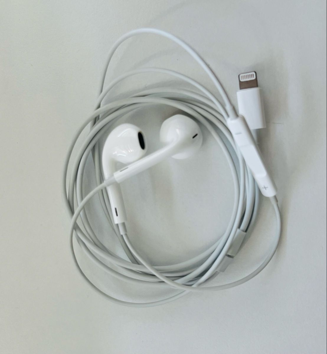 Apple Kopfhörer: Apple EarPods Lightning cable  – Neu (gemäss Beschreibung) aus Renens VD von jes_7rb2