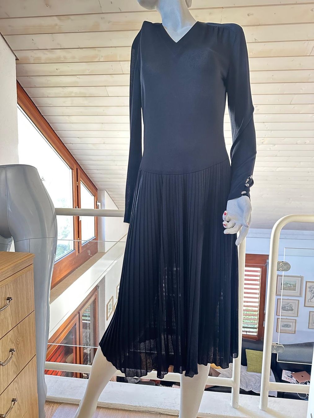 Robes: Schönes schwarzes Kleid – D'occasion à Neuhausen par Lechasseur 1
