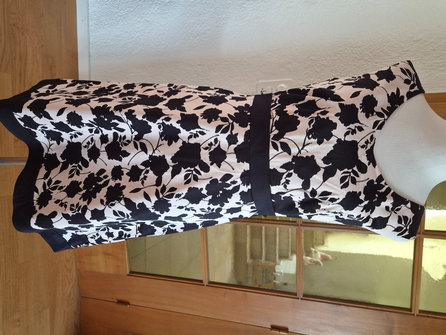 Comma Vestiti: Sommerkleid Comma mit Blumenmuster, Grösse 36 – Nuovo (secondo la descrizione) da Unterentfelden venduto da hofa01