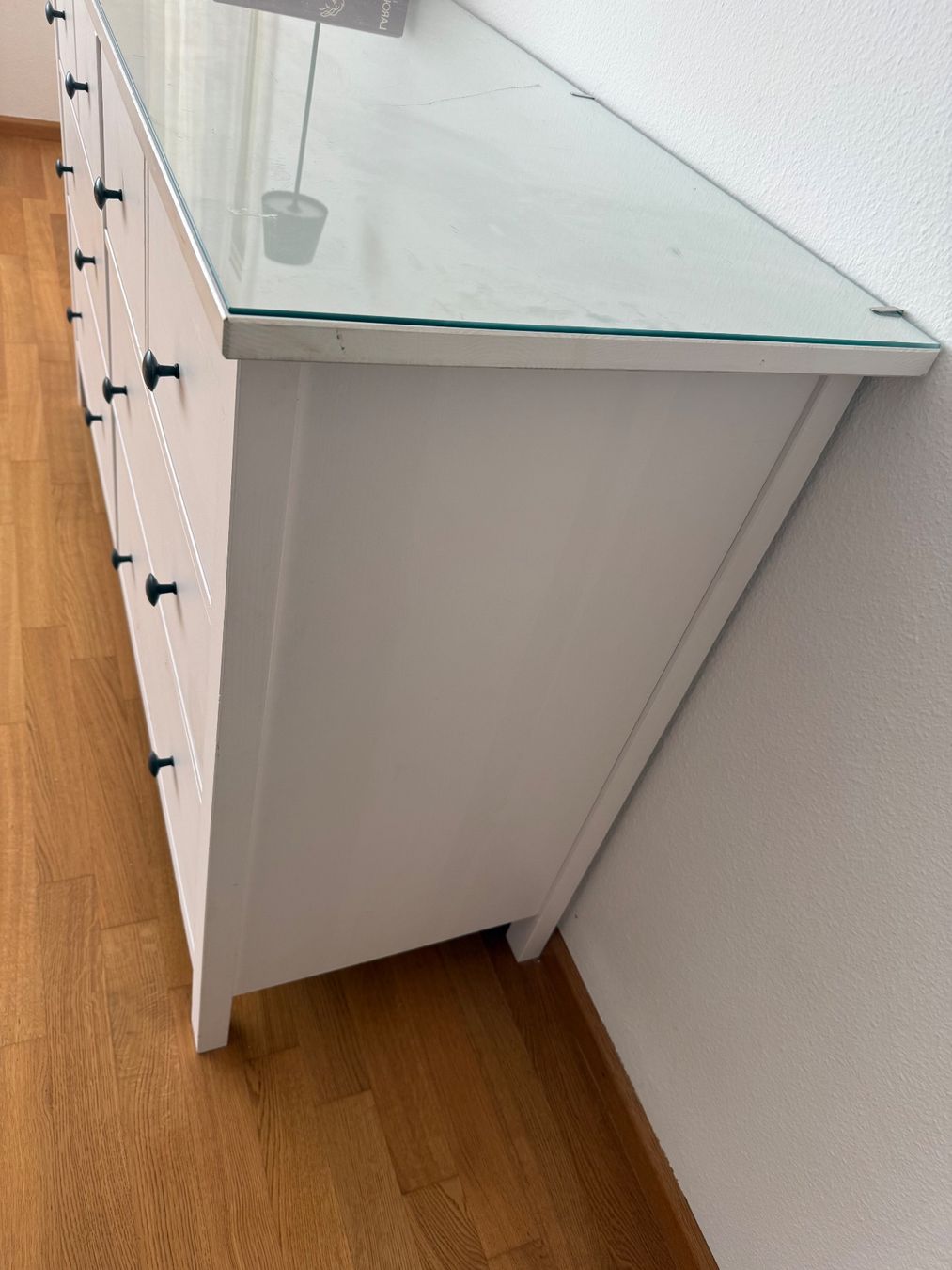 Ikea Cassettiere: Commode blanche avec plateau en verre IKEA – Usato da Allschwil venduto da Uhrmach4057 2