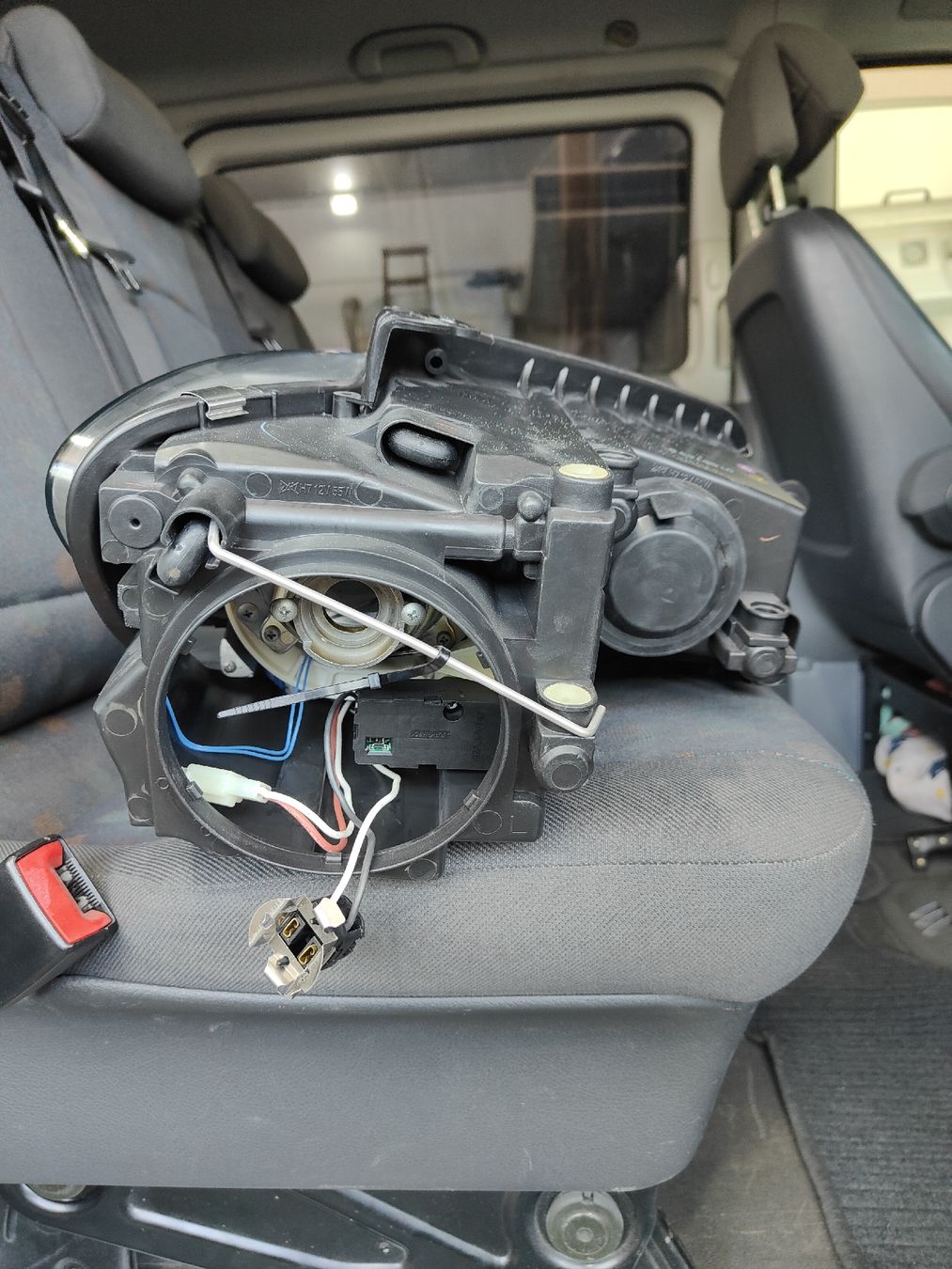 VW Tutti pezzi di ricambio auto: phare vw tiguan – Nuovo e nell'imballaggio originale da Matran venduto da kheops026 2