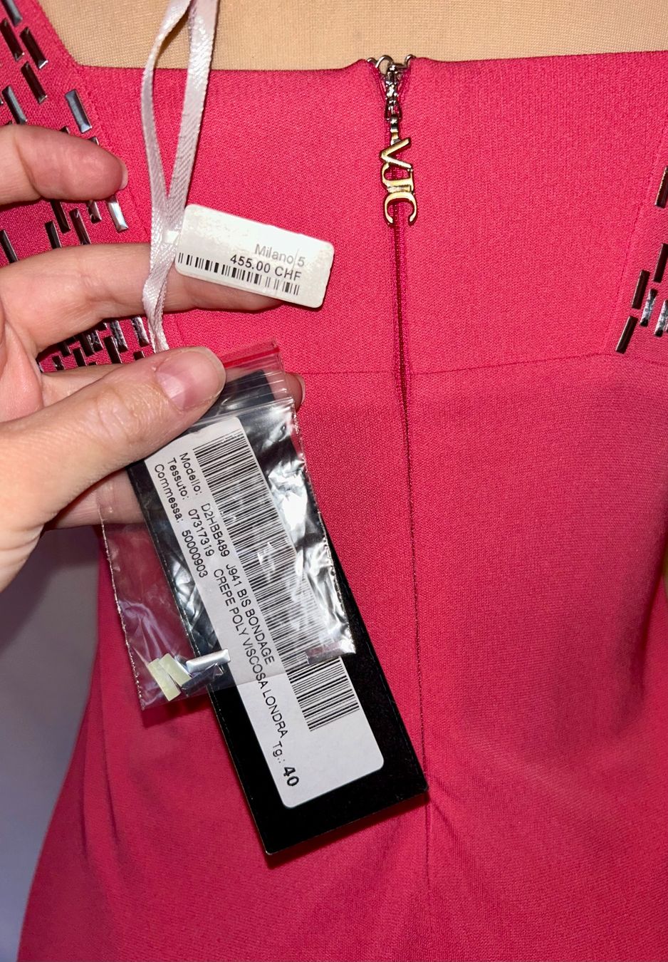 Versace Vestiti: Versace Jeans Couture Cocktailkleid – Nuovo e nell'imballaggio originale da Davos Dorf venduto da Juszy-Shop 3