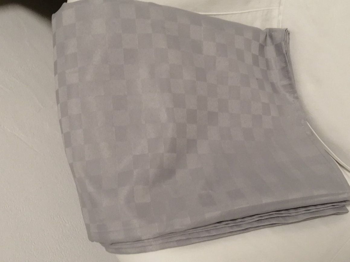 Sonstige Tischwäsche: Pflegeleichtes Tischtuch 140x234 cm – Neu (gemäss Beschreibung) aus Novazzano von malu36