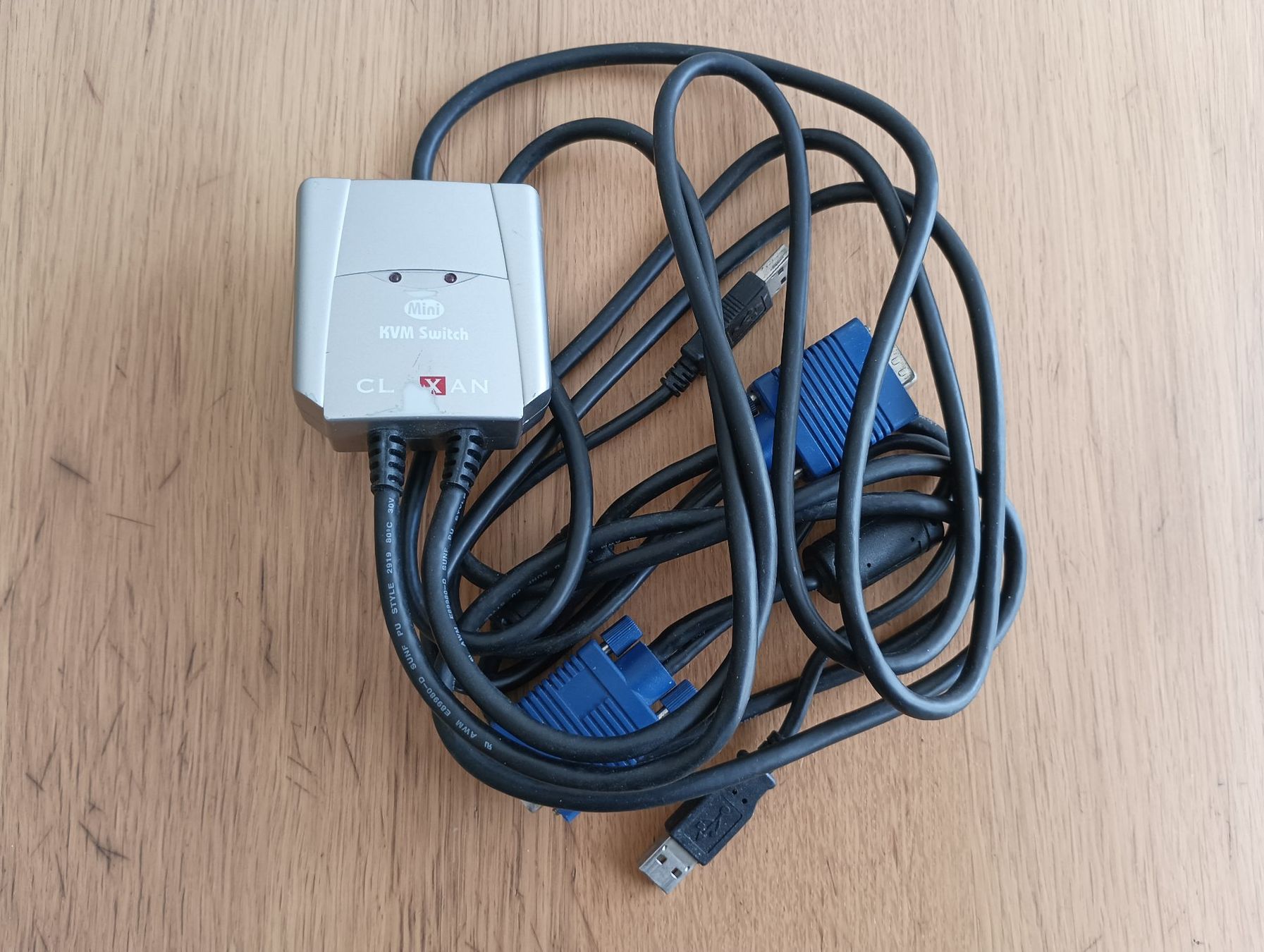 Laufwerke & Adapter: Claxan Mini KVM Switch – Gebraucht aus Basel von Jbeu06