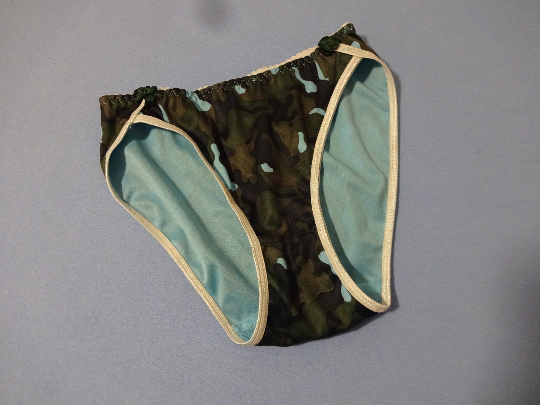Sonstige Unterwäsche: Hübscher Slip/Pants – Neu (gemäss Beschreibung) aus Rothrist von Mistery1