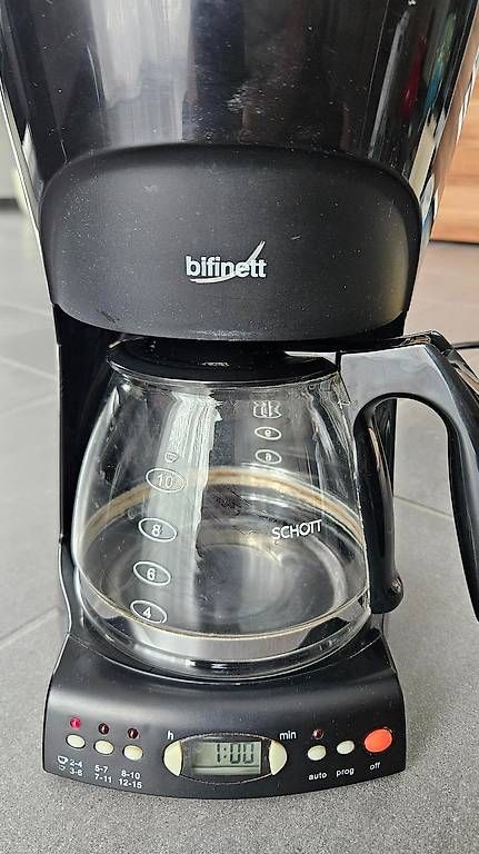 Macchine per caffè & Macchine per espresso: Programmierbare Kaffeemaschine mit Digitalanzeige 1400 W – Usato da Niederbipp venduto da Broker_Online