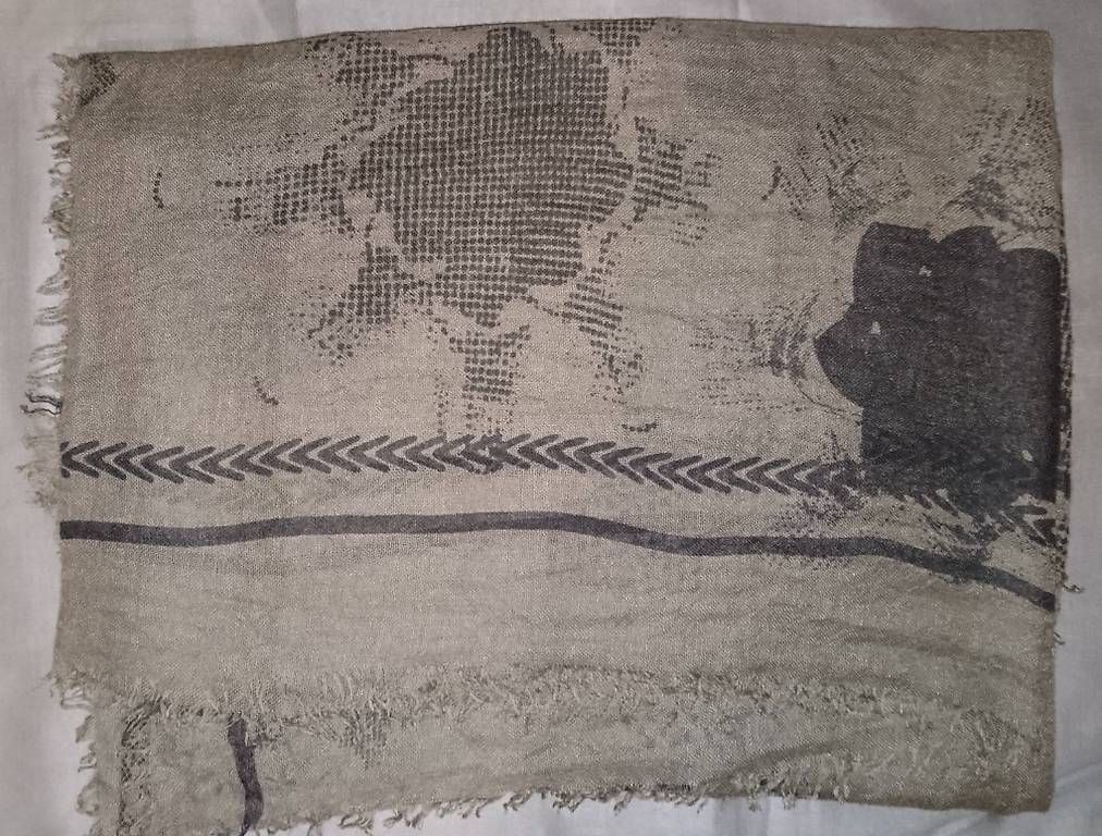 Foulard & Sciarpe: Diverses écharpes colorées – Usato da Châtelaine venduto da Gio54321 2