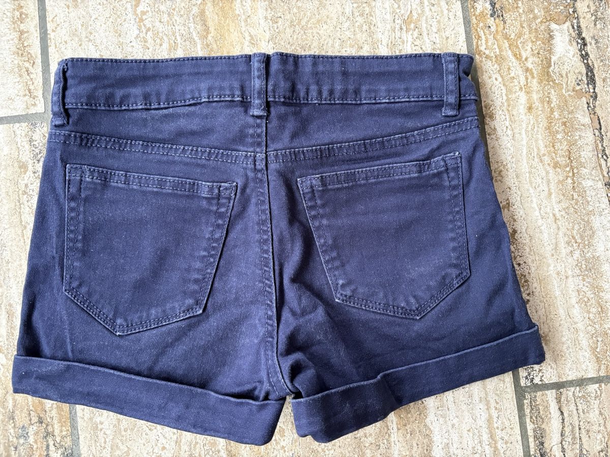 H&M Pantaloni: H&M Shorts Grösse 134 – Usato da Nürensdorf venduto da Yellowstone09 3