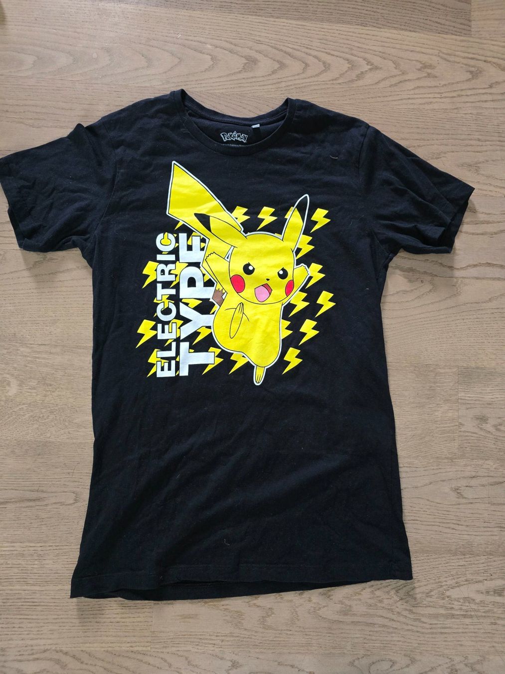 T-shirt: Pokemon Pikachu T-Shirt Gr. M Schwarz – Usato da Münchenstein venduto da Daisyli