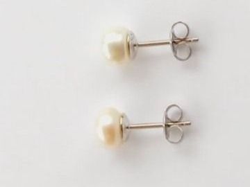 Orecchini pendenti & Orecchini a lobo: Perlen Ohrstecker, Silber 925 Rohdiniert – Nuovo e nell'imballaggio originale da Winistorf venduto da acreativ 1