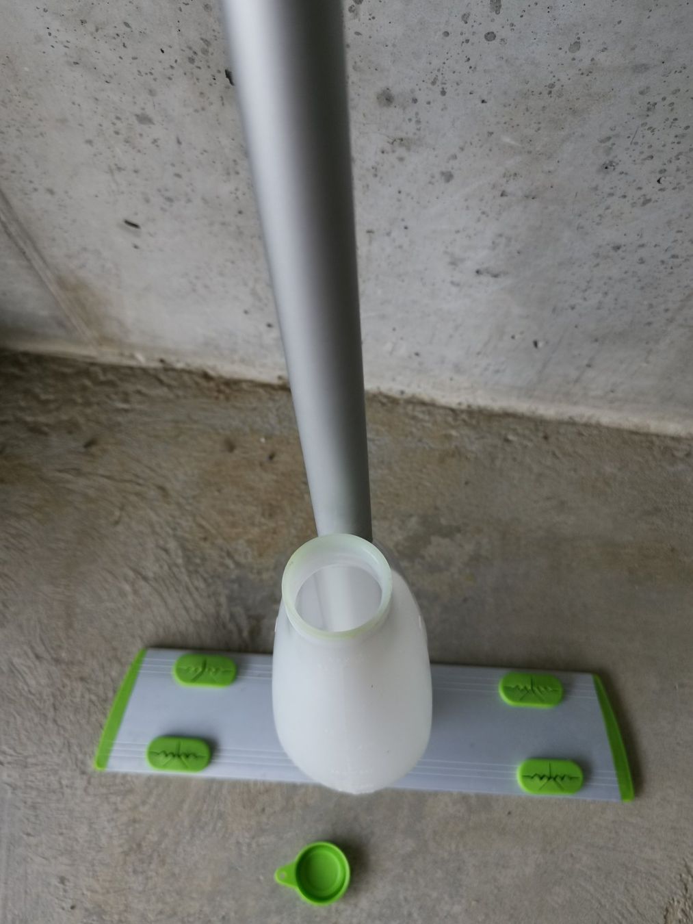 Altro in Apparecchi per la pulizia: Bodensprühwischer mit Wassertank, Teleskopstiel – Nuovo (secondo la descrizione) da Galgenen venduto da amoxan1 3