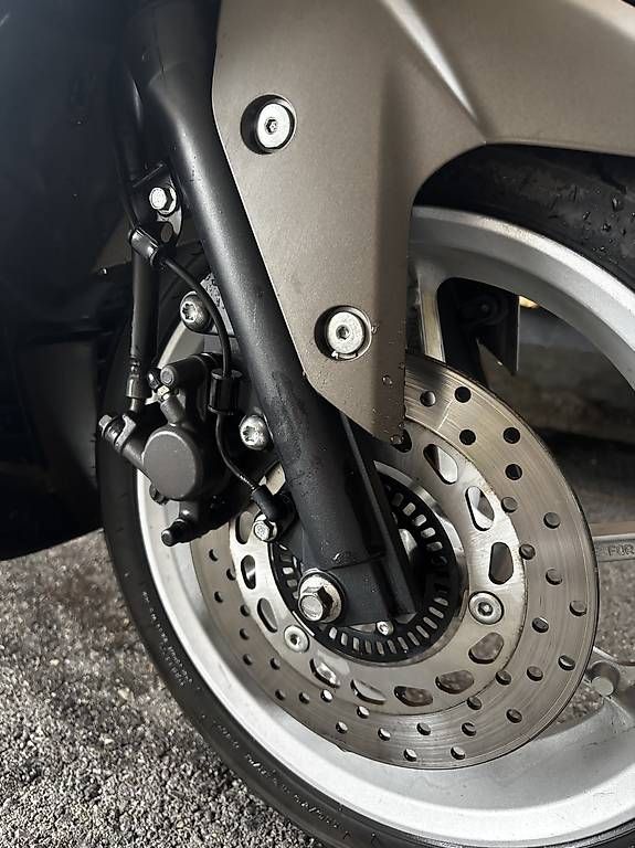 Scooters: Scooter YAMAHA 125 – Gebraucht aus Riaz von Thomann9 3