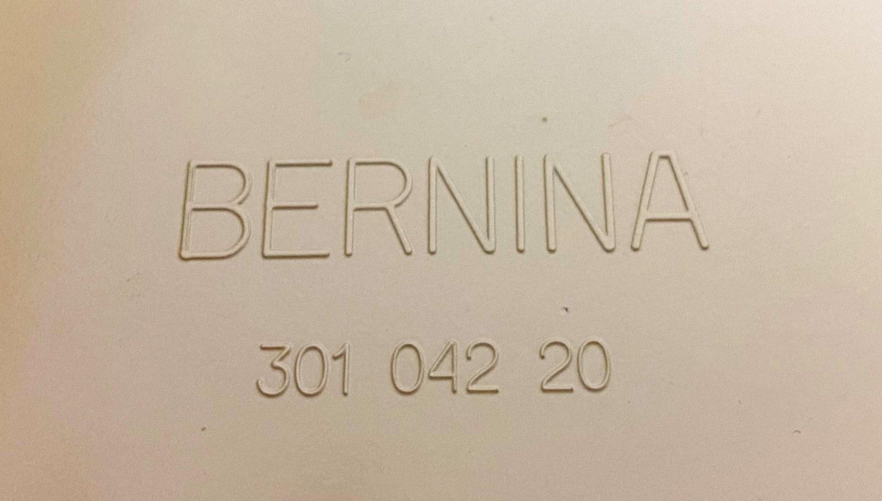 Bernina Macchine da cucire: Bernina 707 Minimatic Anschiebetisch + Originalkoffer Set – Usato da Neuhausen am Rheinfall venduto da Restwertvoll 5