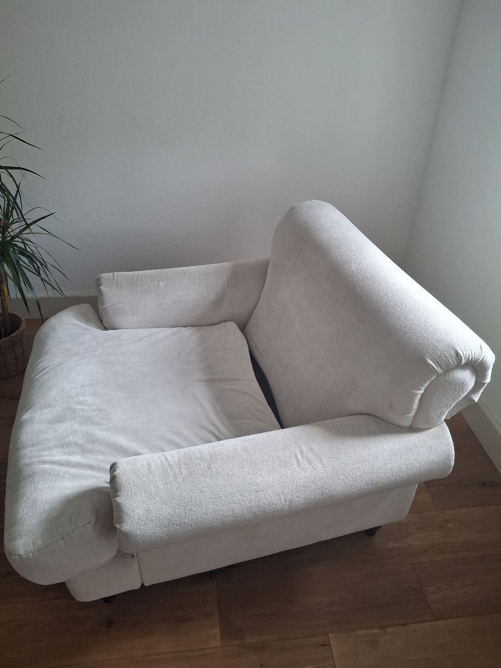 Poltrone: Grosser weisser Sessel – Usato da Oberdiessbach venduto da guy_7blb 1
