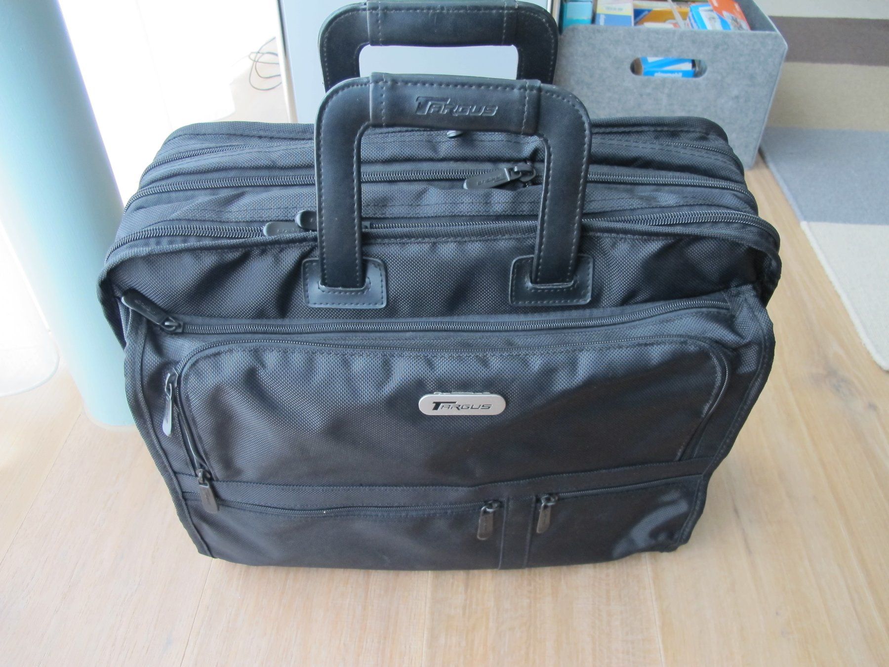 Targus Borse: TARGUS Laptoptasche/Laptoprucksack 15.4'' ONT003EU – Usato da Rheinfelden venduto da zwitschi_09