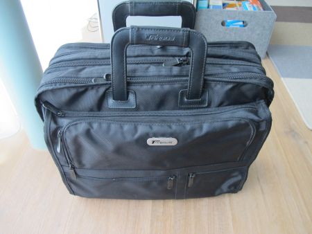 TARGUS Laptoptasche/Laptoprucksack 15.4'' ONT003EU