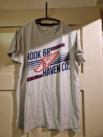 T'shirt mit schrieften