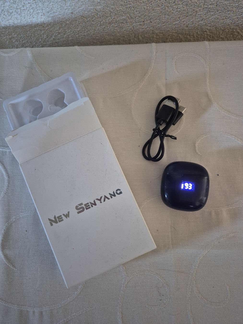 Cuffie: Air Pods – Usato da Hörhausen venduto da Nuage81