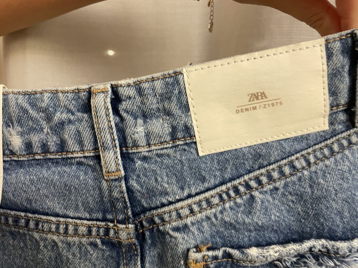 Zara Pantaloni: NEUE Jeans Shorts ZARA 34 – Nuovo e nell'imballaggio originale da Stäfa venduto da Phphch 5