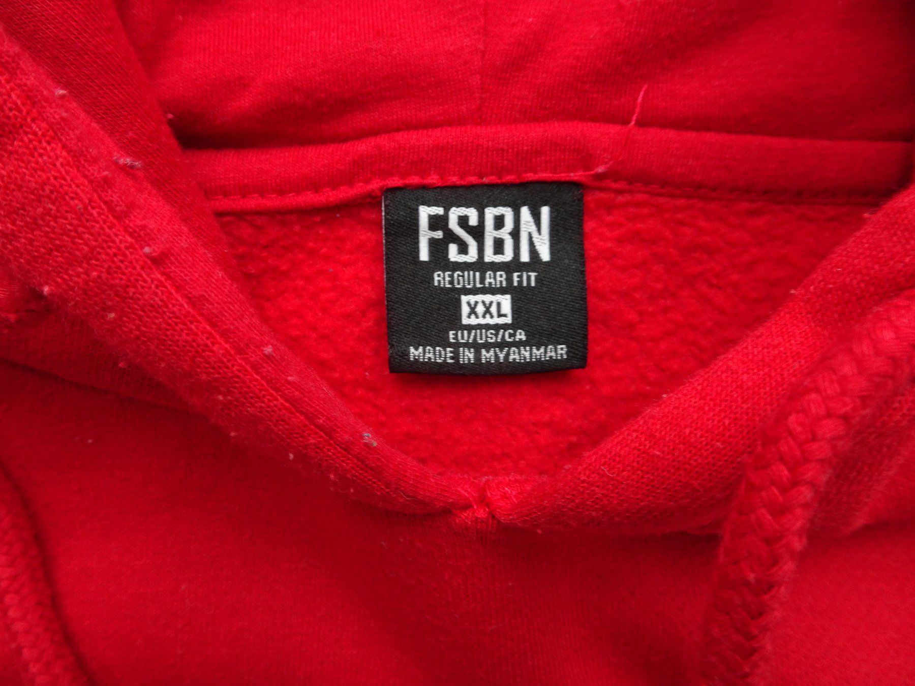 Maglioni & Felpe: Schöner Pullover für junge Leute – Usato da Oberuzwil venduto da Kuchli 2