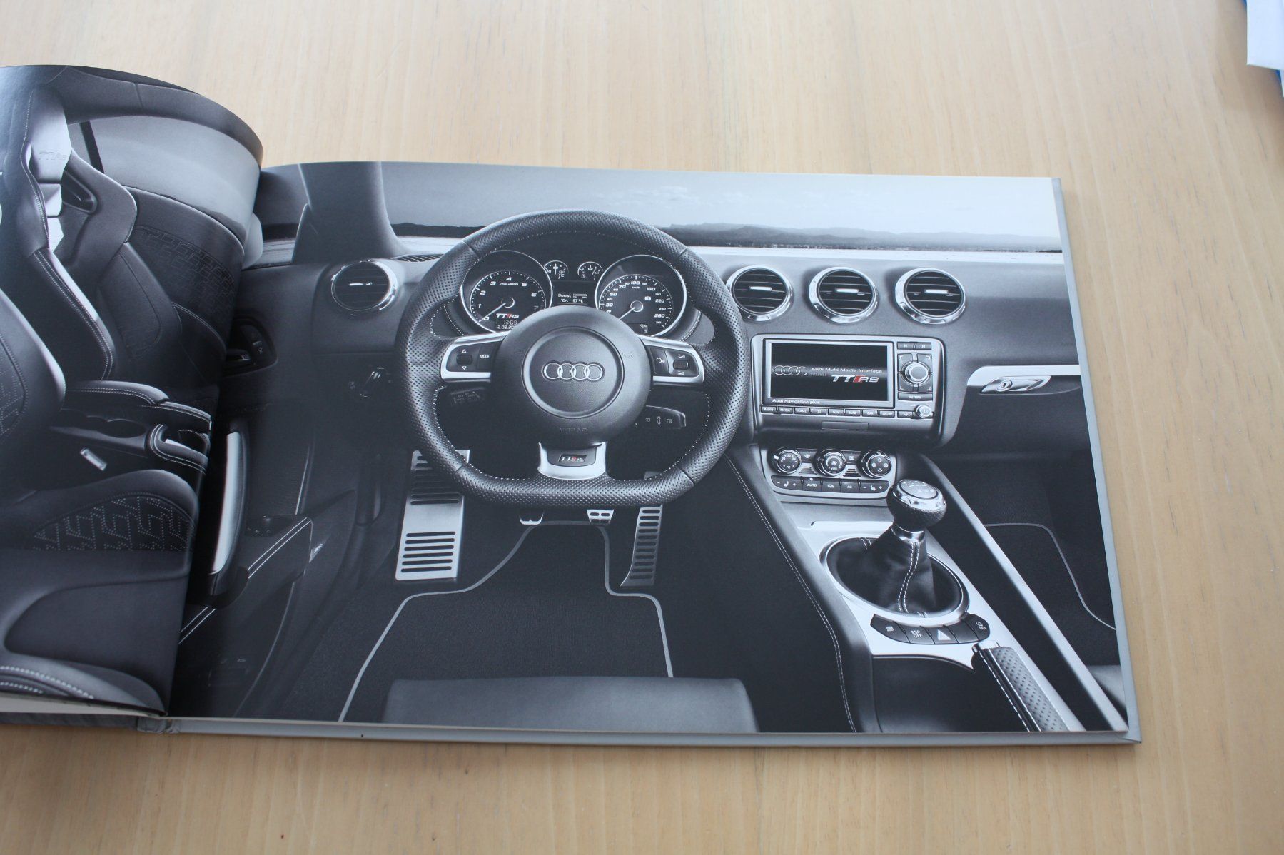 Audi Dokumente: Original Audi TT RS Hardcover Prospekt 2/2009 – Gebraucht aus Wikon von erwin400 4
