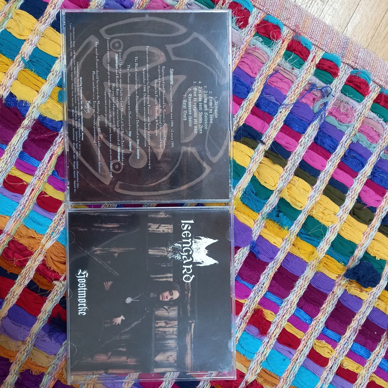 CD: Isengard- host... – Usato da St-Cergue venduto da VeganWarrior
