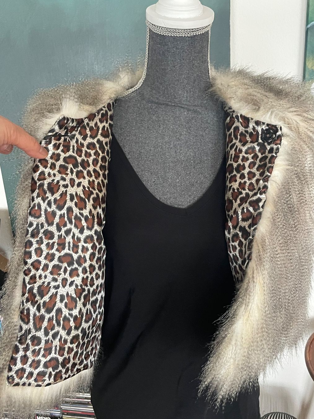 Gilets & Westen: Kunstfell Gilet Federnlook – Gebraucht aus Meilen von Sura18 5