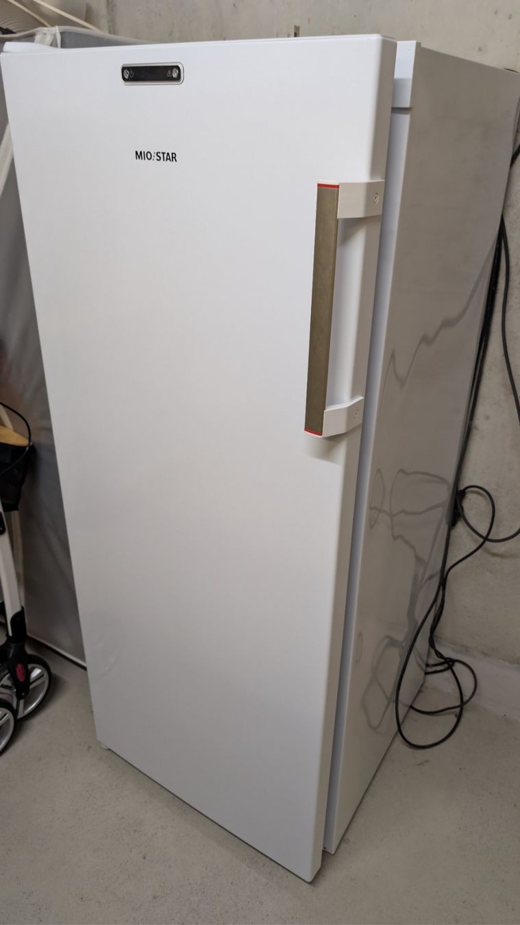 Gefrierschrank: Gefrieschrank – Gebraucht aus Zizers von Stern112