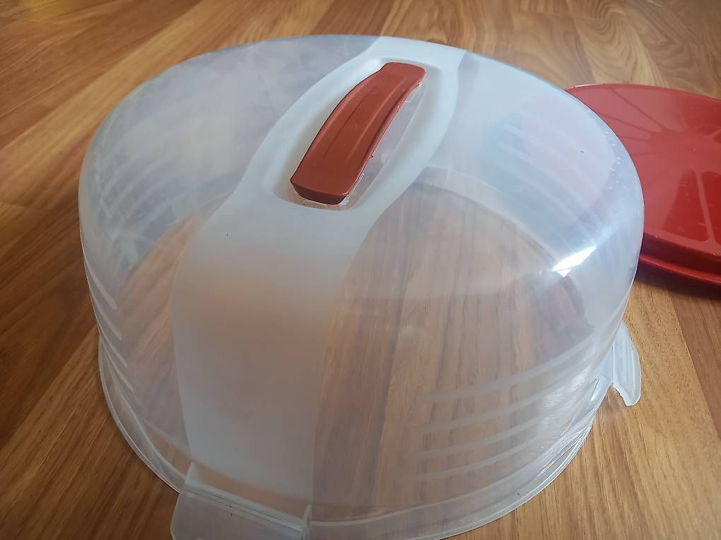 Contenitori & Simili: Kuchentransportbox rot – Usato da Roggliswil venduto da peterg93 1