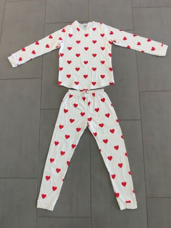 Petit Bateau Pyjama mit roten Herzen – Gr. 8ans/128 cm