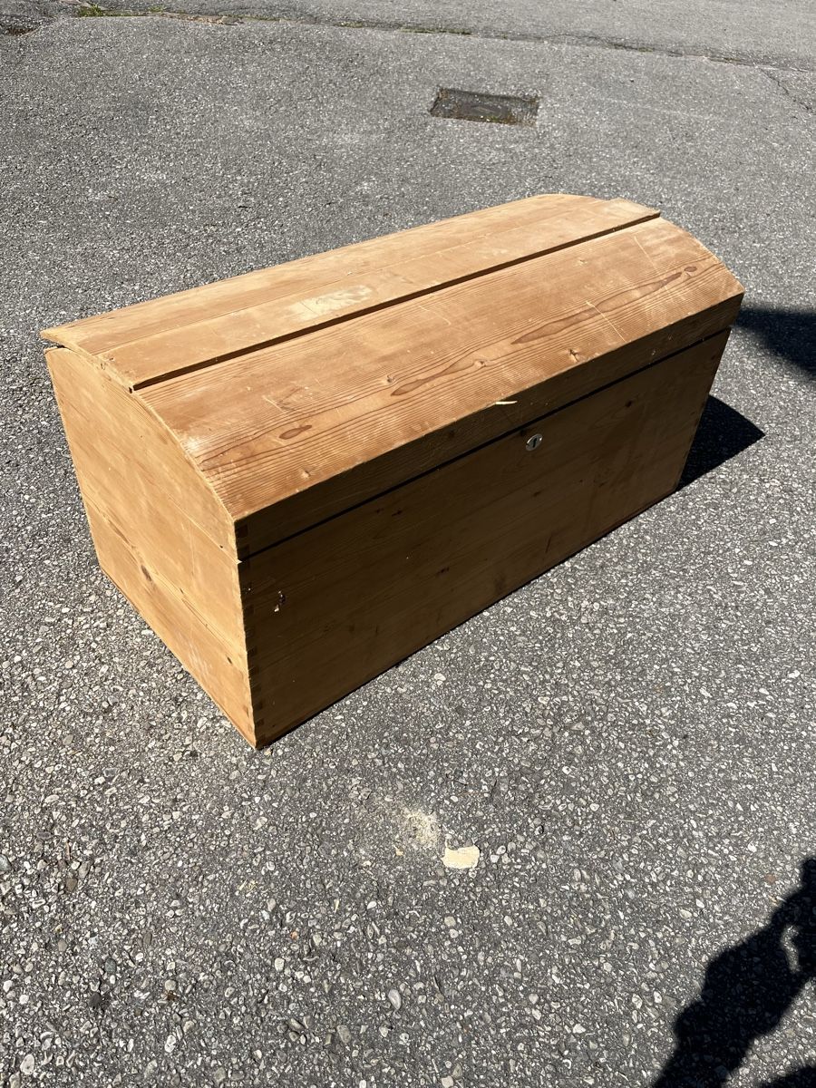 Cassapanche: Holztruhe – Usato da Widnau venduto da Lu998