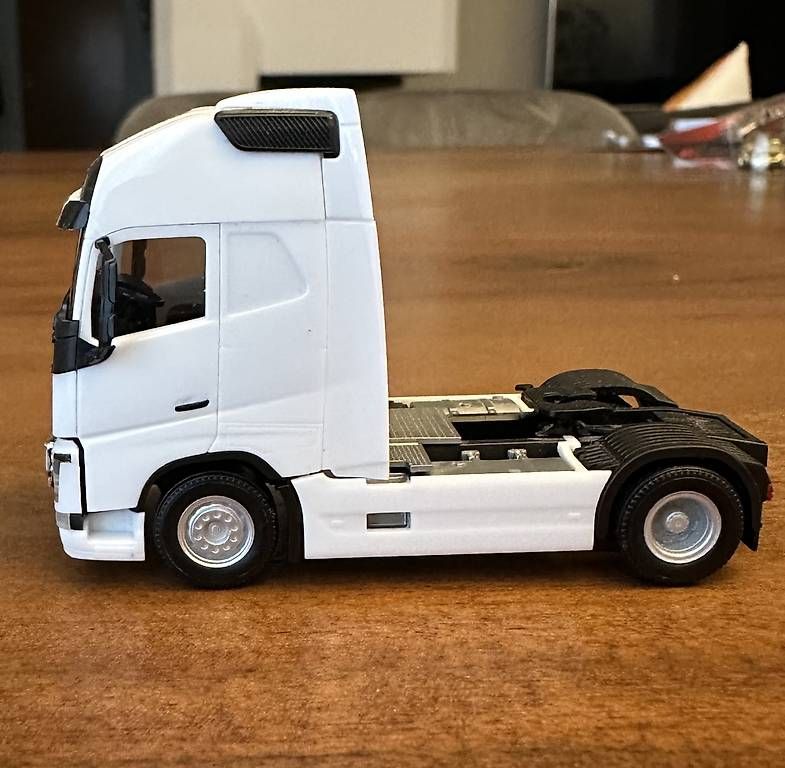 Modellbausätze & Standmodelle: LKW Modell – Gebraucht aus Aristau von Devilgirl_1327 3