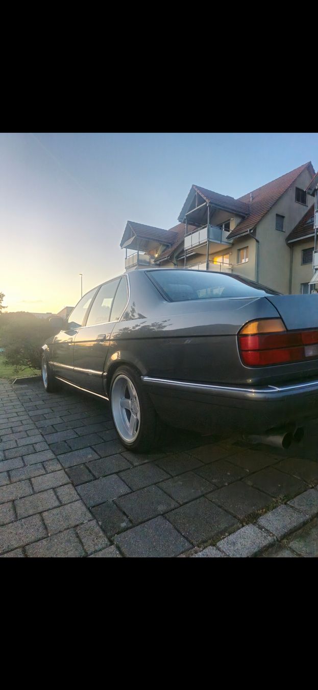 BMW Autos: BMW 730i E32 (M30 B30) - Oldtimer – D'occasion à Marthalen par lel_g25m 4