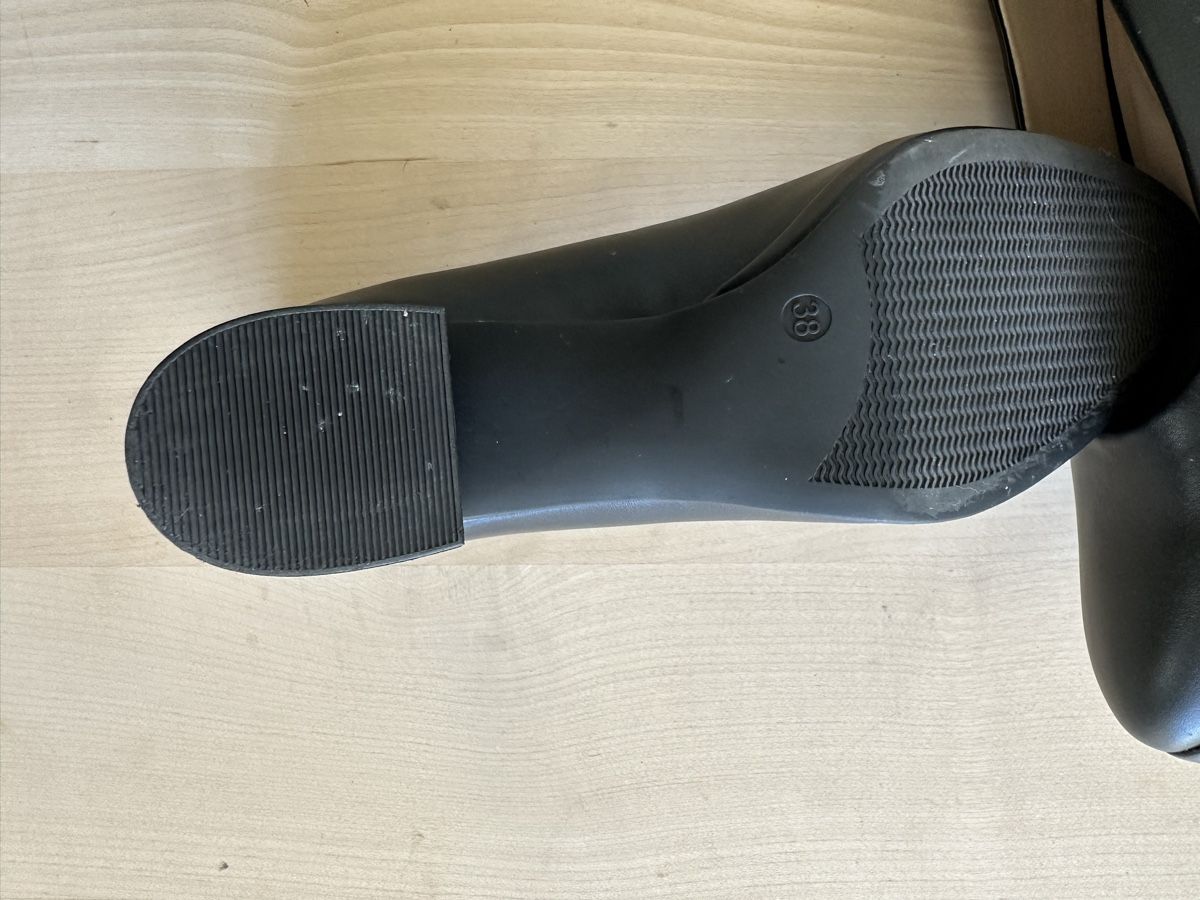 Scarpe da donna: Pumps schwarz Grösse 38, neuwertig – Nuovo (secondo la descrizione) da Olten venduto da Barola01 2