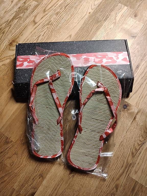 Damenschuhe: Flip Flops, Grösse 36 - NEU UND ORIGINALVERPACKT - – Neu und originalverpackt aus Sargans von mel_8yph