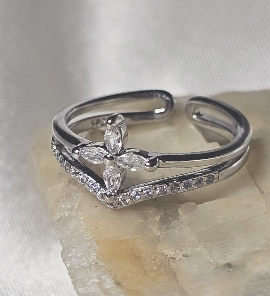 Ringe: Offener Ring mit Zirkonia, 925 versilbert – Neu (gemäss Beschreibung) aus Grenchen von maretop