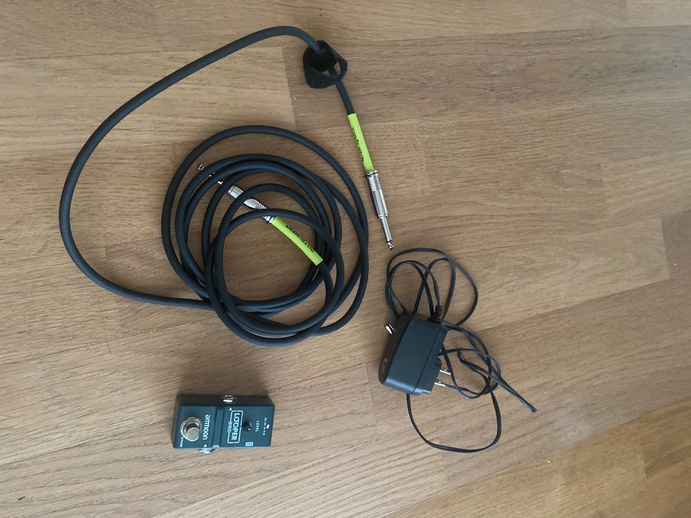 Guitar looping pedal and cable (Gebraucht) in Oberwil b. Zug für CHF 25 ...