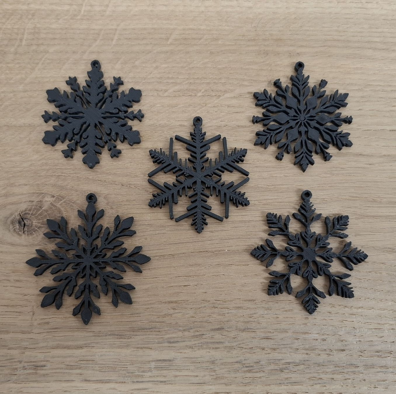 Tutte le decorazioni: 5er Set Schneeflocken Winterdeko Christbaum Schmuck – Nuovo e nell'imballaggio originale da Zug venduto da marc.attinger 3
