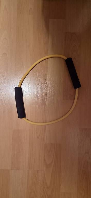 Hometrainer: Vari elastici per braccia – Gebraucht aus Cadro von sim_dmb5