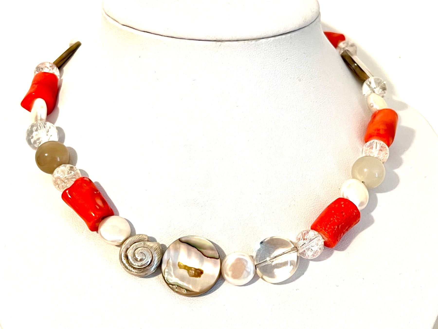 Catenine: Coral, Abalone & Pearl Necklace - Sterling Silver – Nuovo e nell'imballaggio originale da Rüschlikon venduto da ThereseJewelryDesign