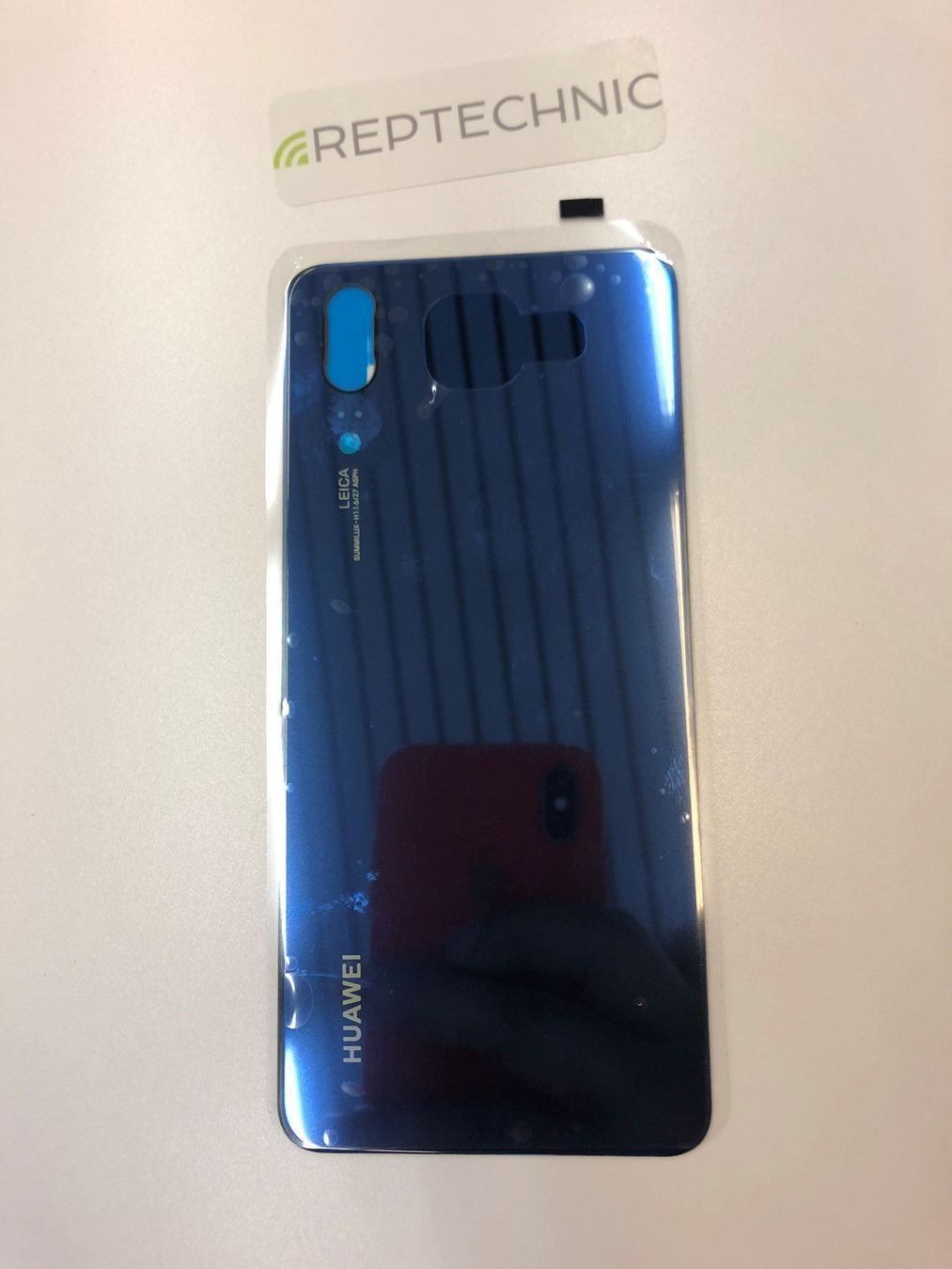 Huawei Telefoni cellulari / Smartphones: Huawei P20 Akkudeckel blau – Nuovo e nell'imballaggio originale da bern venduto da reptechnic