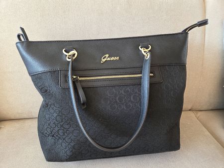 Guess Handtasche schwarz sehr guter Zustand