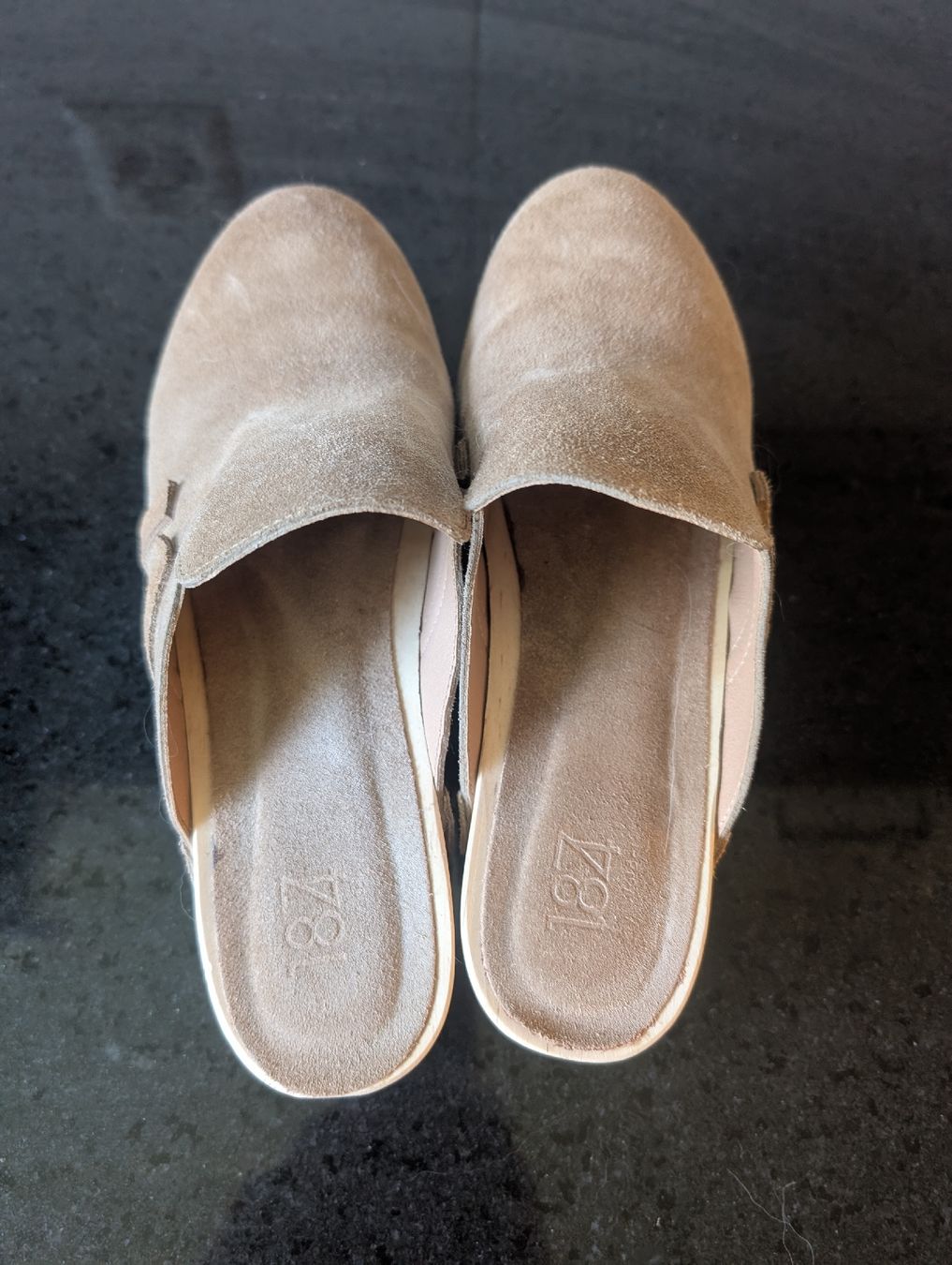 Scarpe da donna: Trendige Wildleder Clogs "187 Studio" Gr.39 – Nuovo (secondo la descrizione) da Zürich venduto da mco_nd92 2