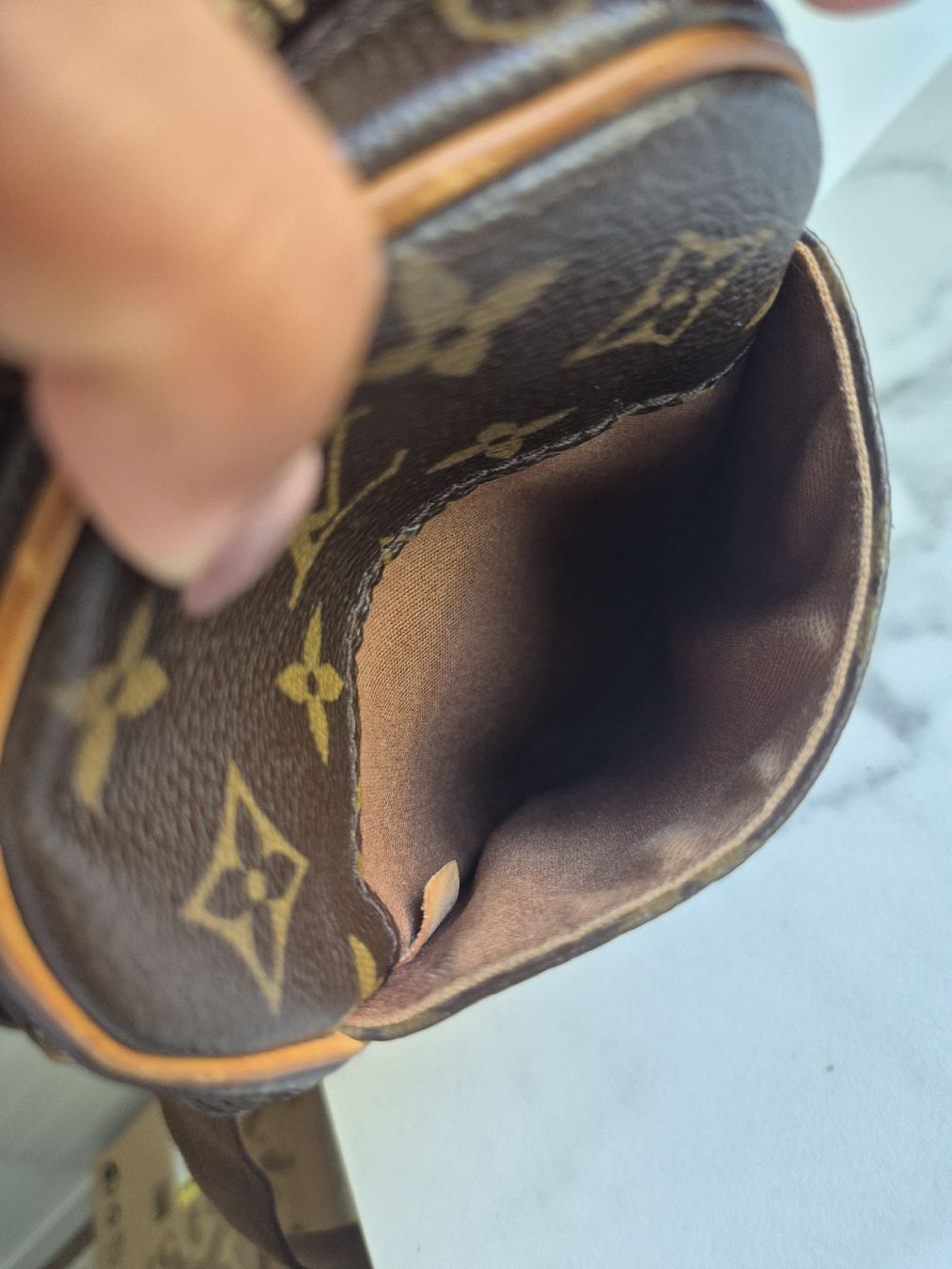 Louis Vuitton Sacs femmes: Louis Vuitton Pochette Gange – D'occasion à Weisslingen par Airgate 4