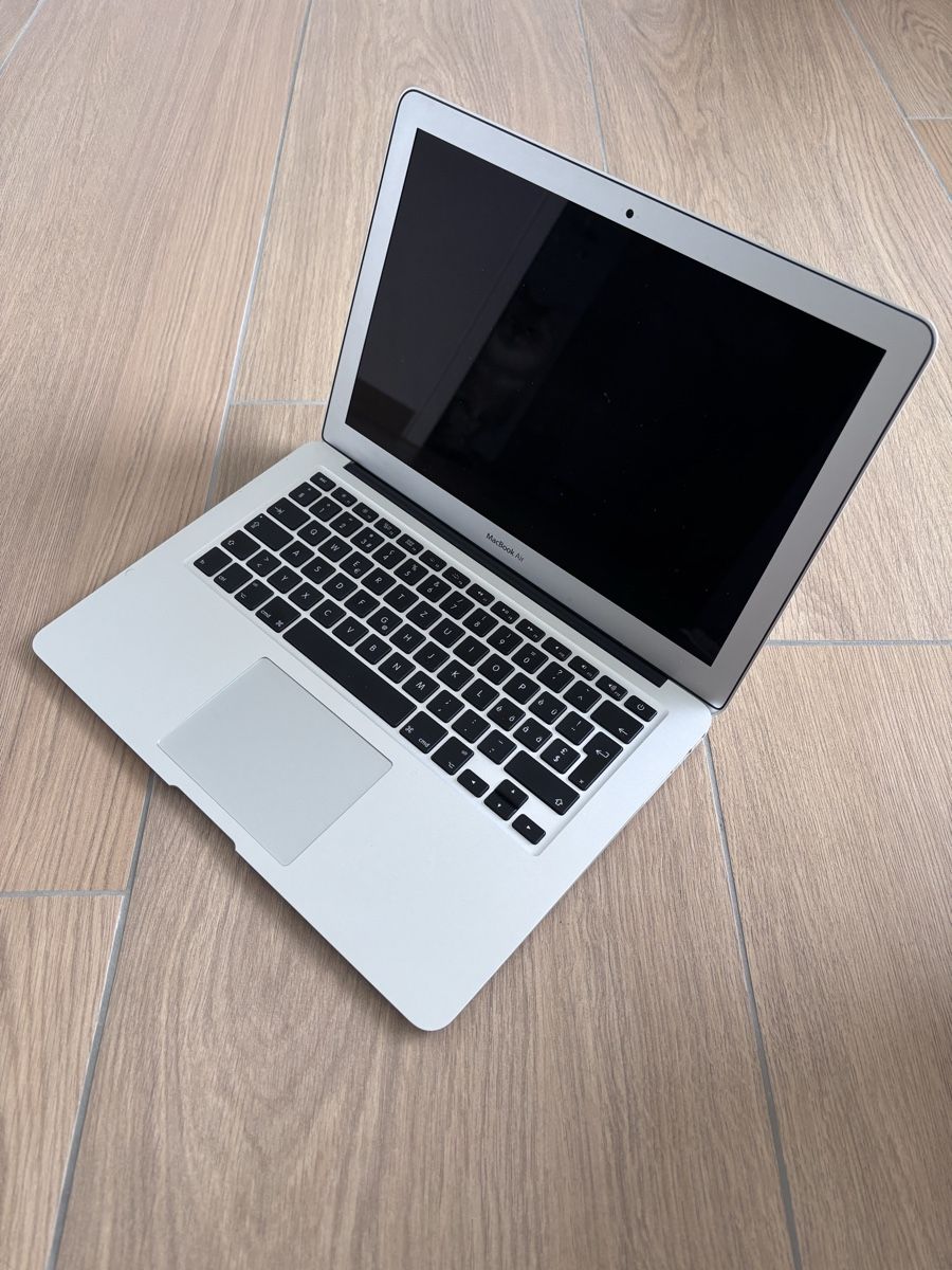 Apple Notebook: MacBook Air 13.3 – Usato da Au SG venduto da Sjardim 2